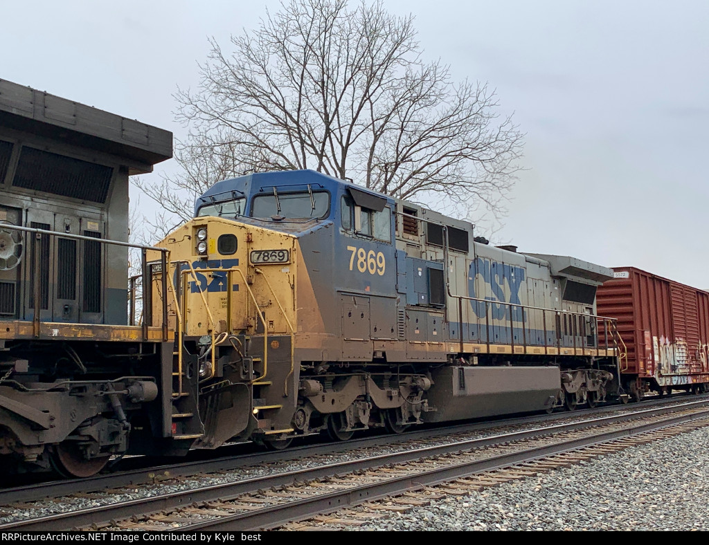 CSX 7869 